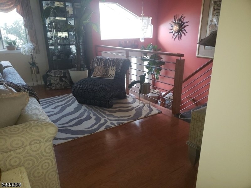 635 Bloomingdale Ave