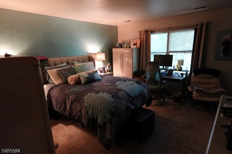 635 Bloomingdale Ave