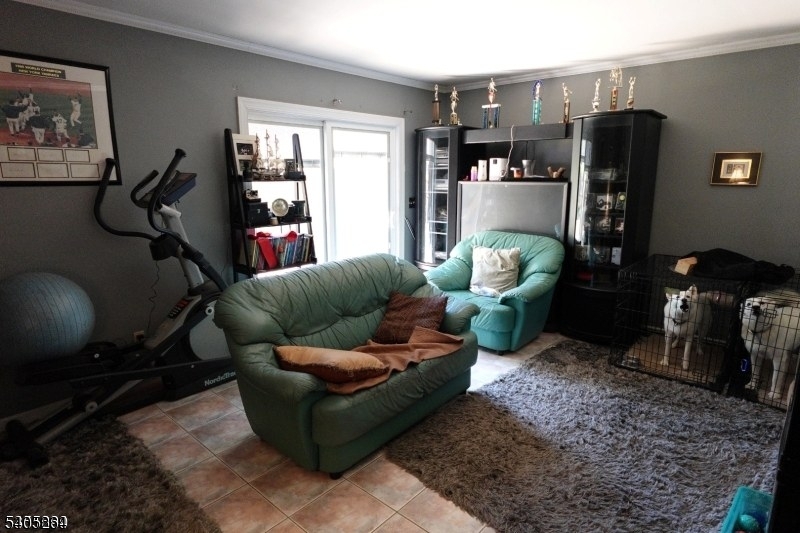 635 Bloomingdale Ave