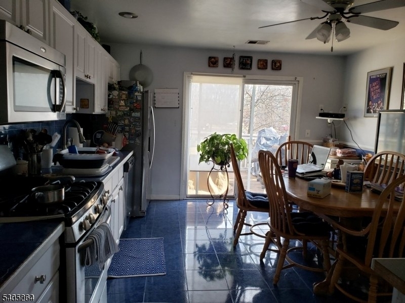 635 Bloomingdale Ave