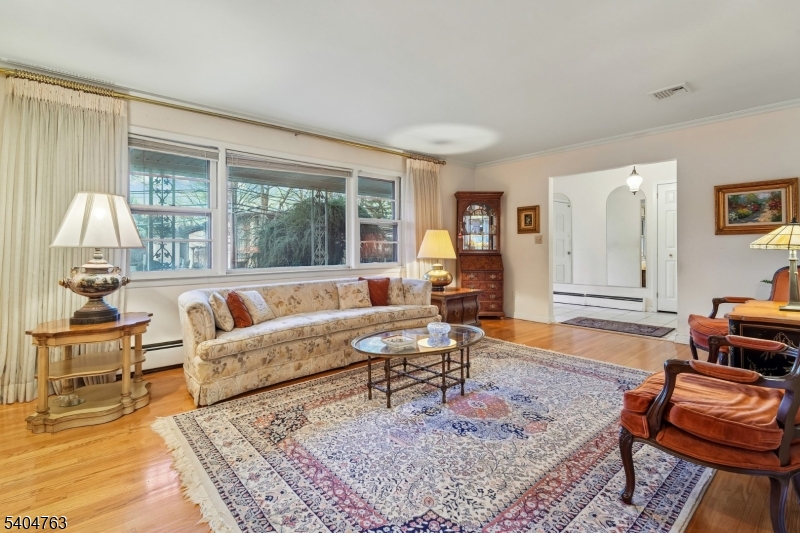 188 E Mount Pleasant Ave