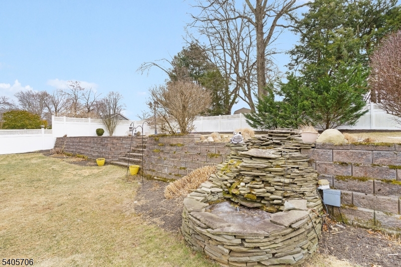 157 S. Hillside Avenue