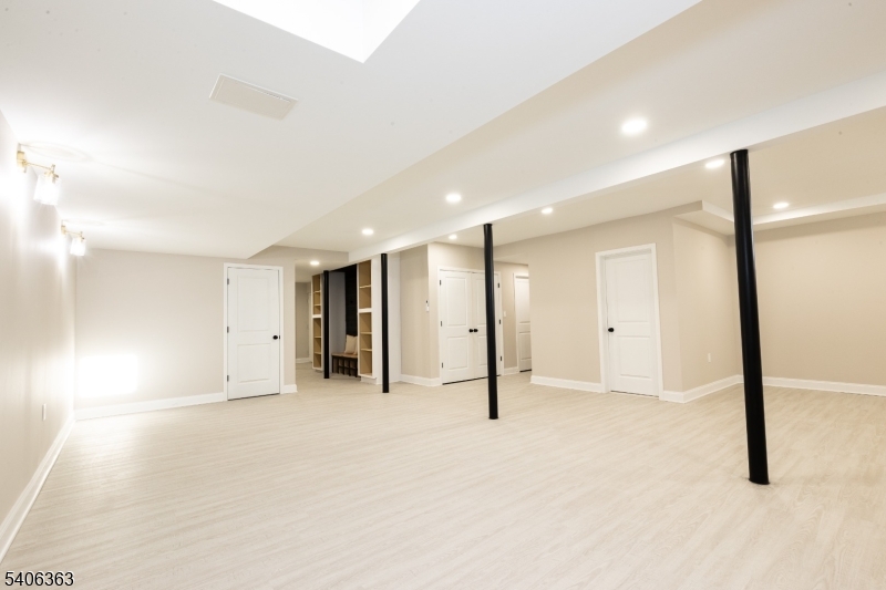 13 Sycamore Way