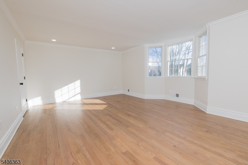 13 Sycamore Way