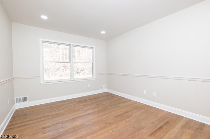 13 Sycamore Way