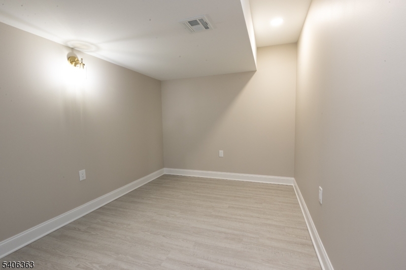 13 Sycamore Way