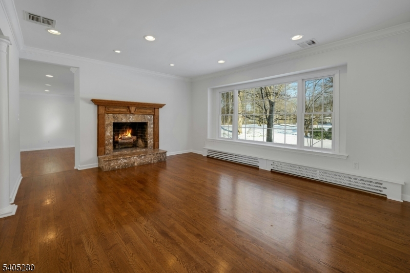 13 Knollwood Trail East