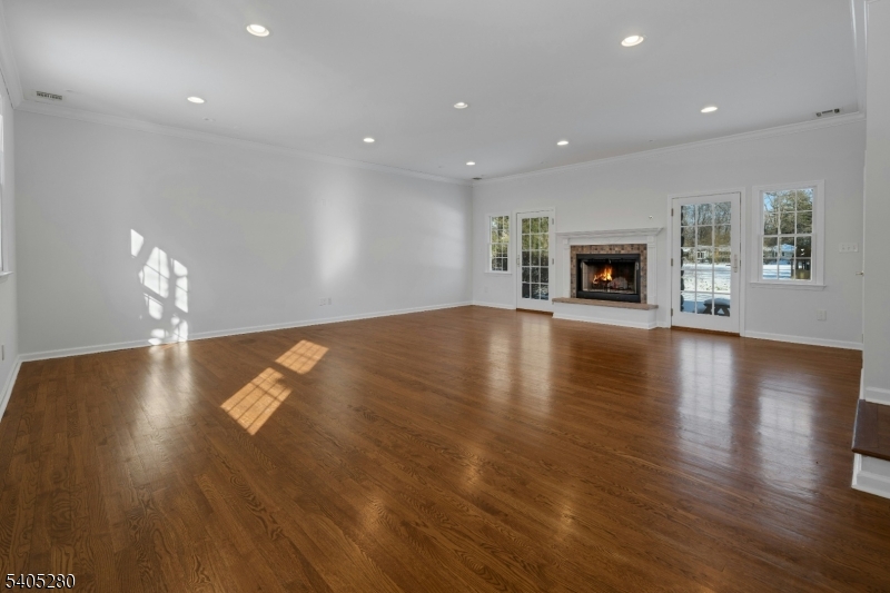 13 Knollwood Trail East