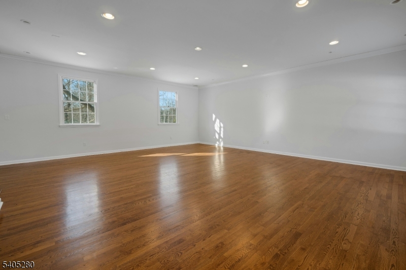 13 Knollwood Trail East