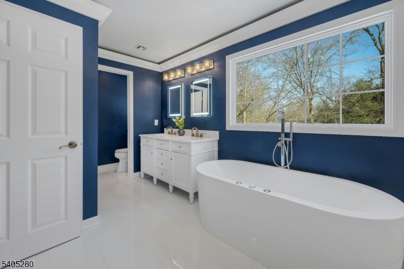 13 Knollwood Trail East