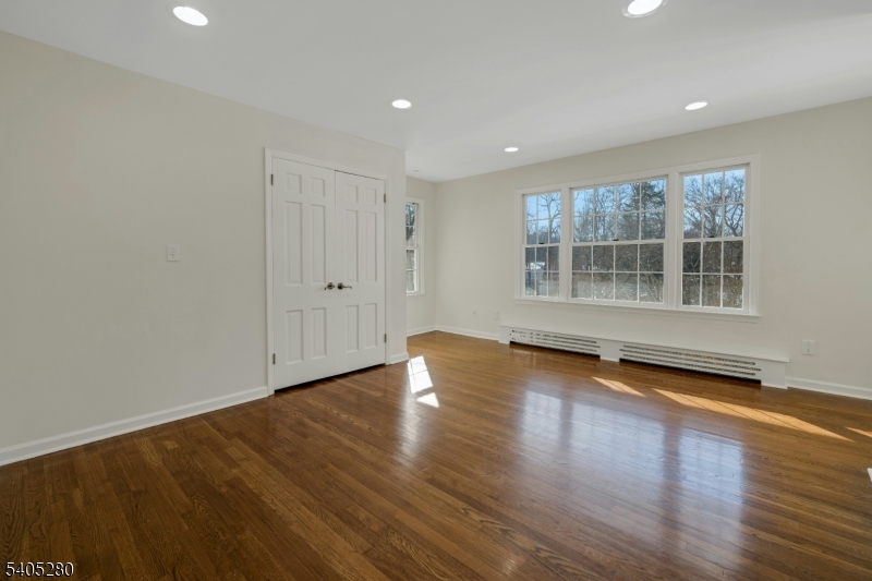 13 Knollwood Trail East