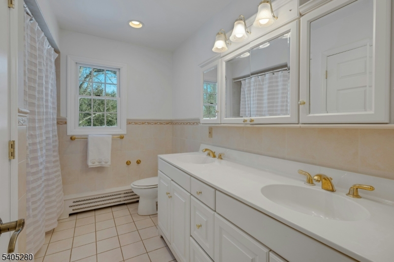 13 Knollwood Trail East