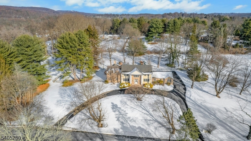 13 Knollwood Trail East