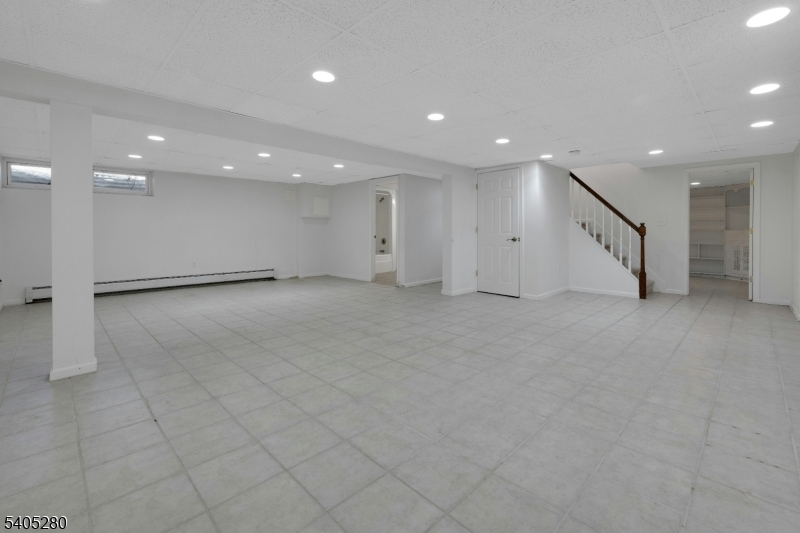 13 Knollwood Trail East