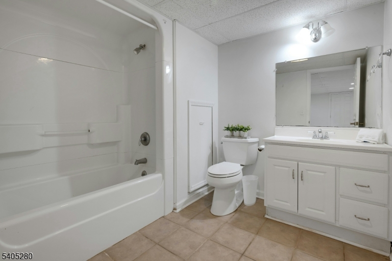 13 Knollwood Trail East