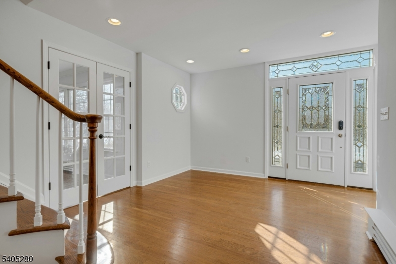 13 Knollwood Trail East