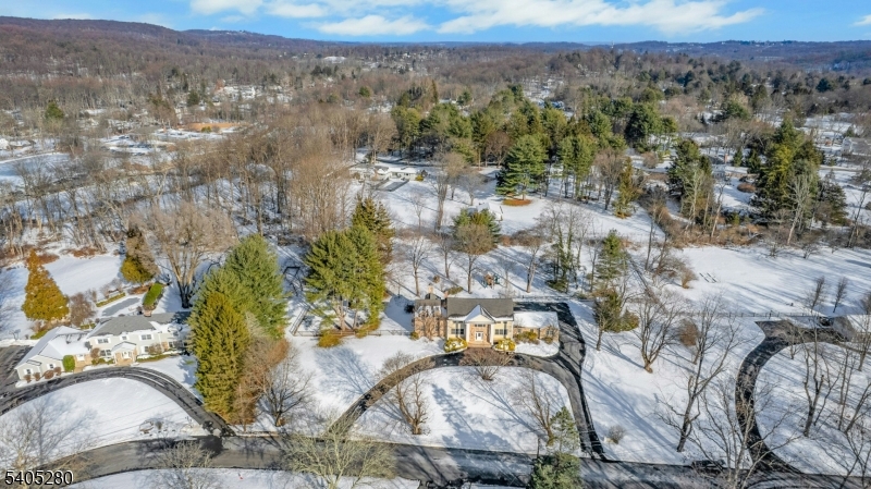 13 Knollwood Trail East