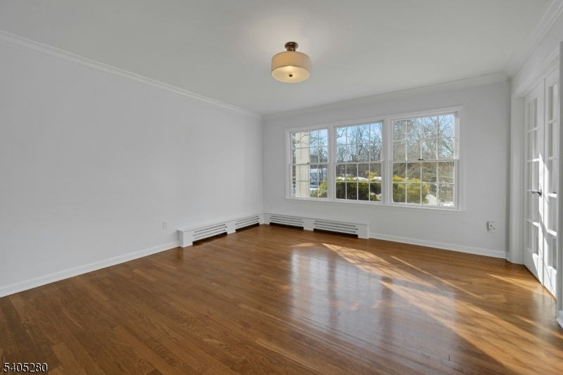 13 Knollwood Trail East