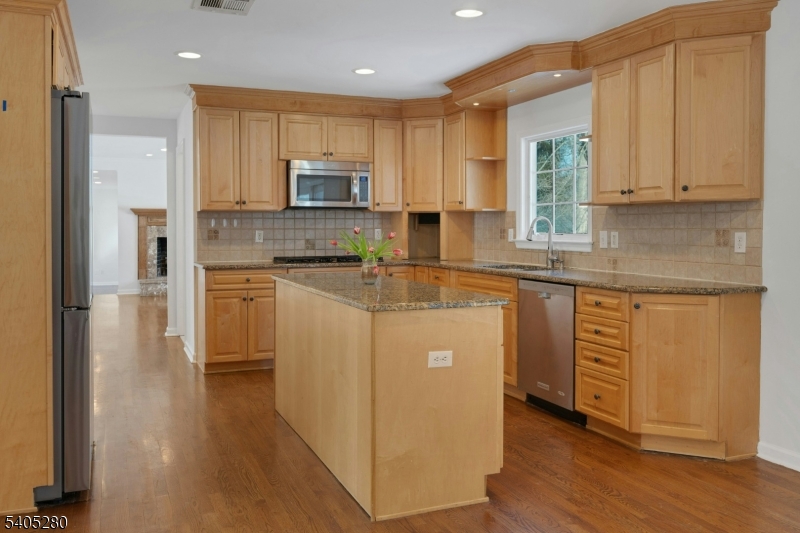 13 Knollwood Trail East