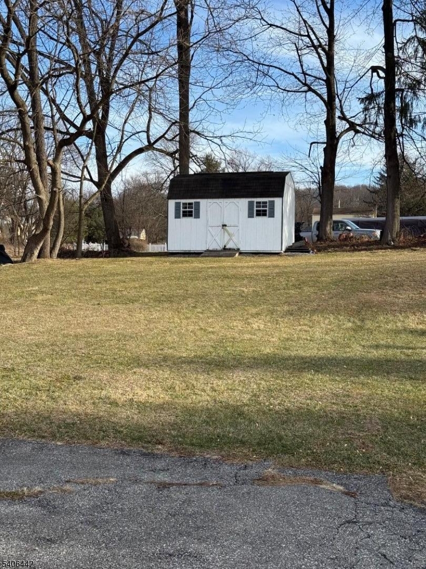 36 Willow Ave