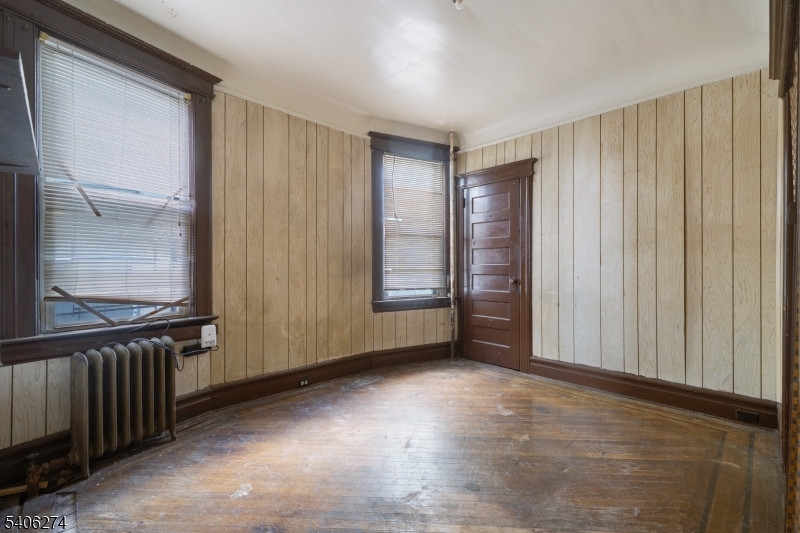 199 Hollywood Ave #1