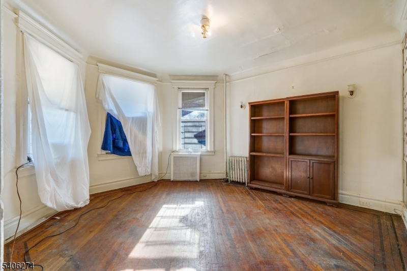 199 Hollywood Ave #1