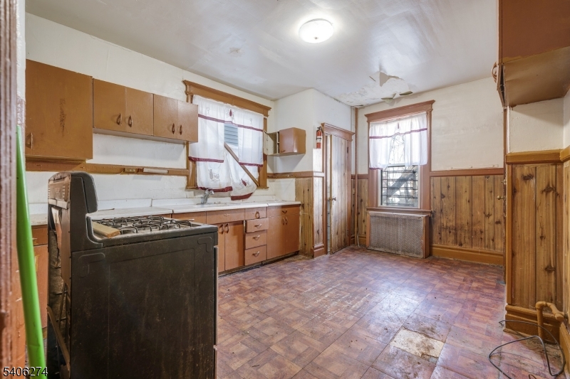 199 Hollywood Ave #1