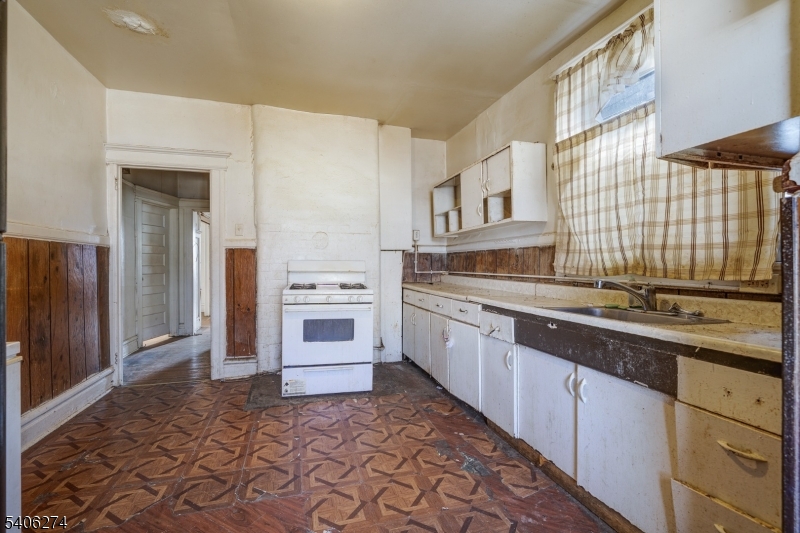 199 Hollywood Ave #1