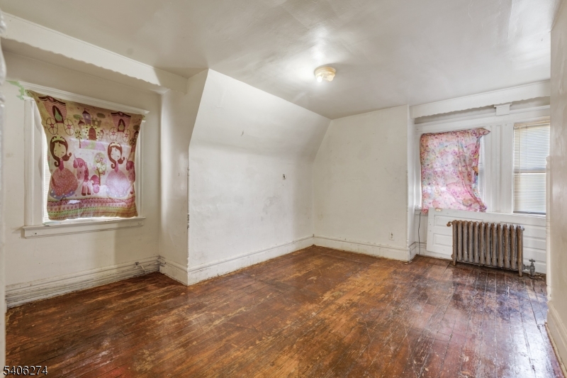 199 Hollywood Ave #1