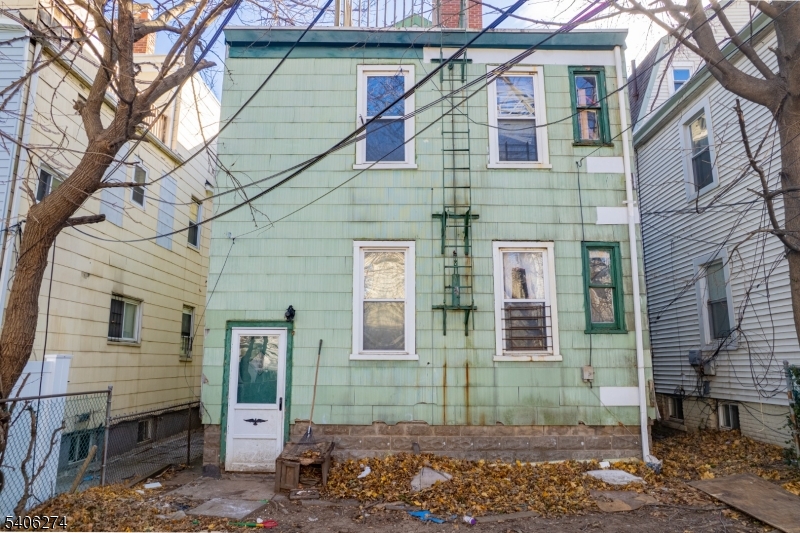 199 Hollywood Ave #1