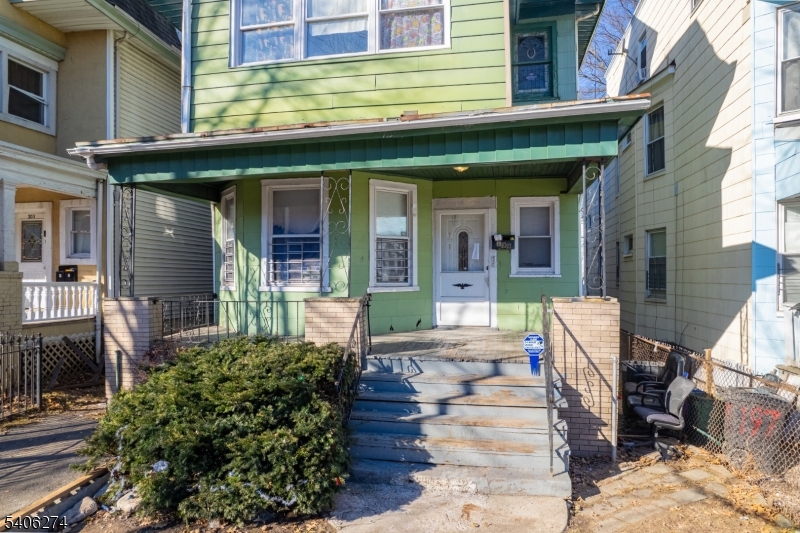 199 Hollywood Ave #1