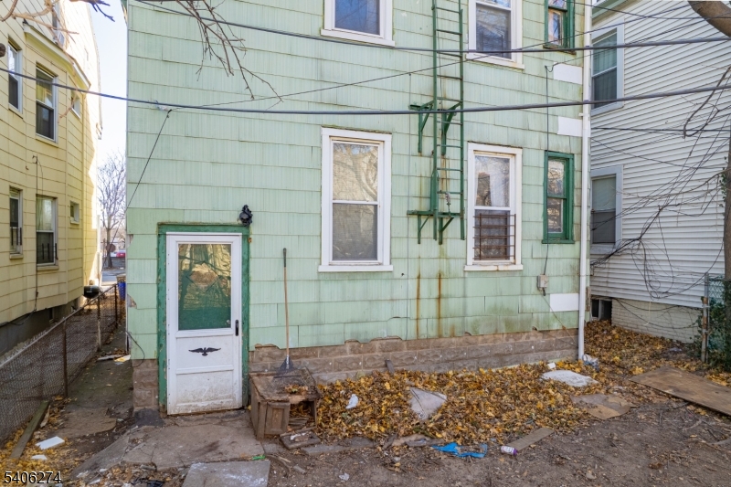 199 Hollywood Ave #1