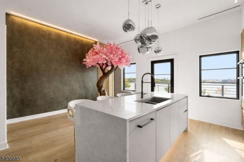 6 Harbor Front Ter #6