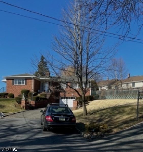 37 Edison Dr