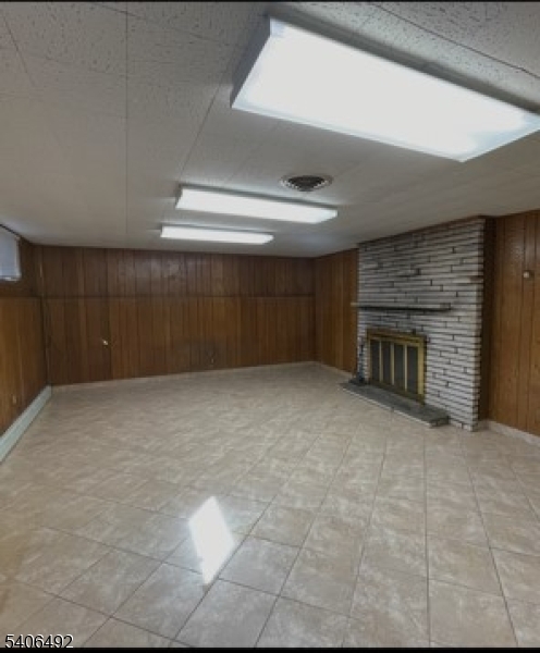 37 Edison Dr