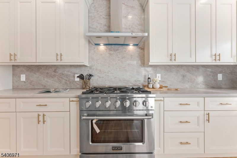 10 Old Rifle Camp Rd