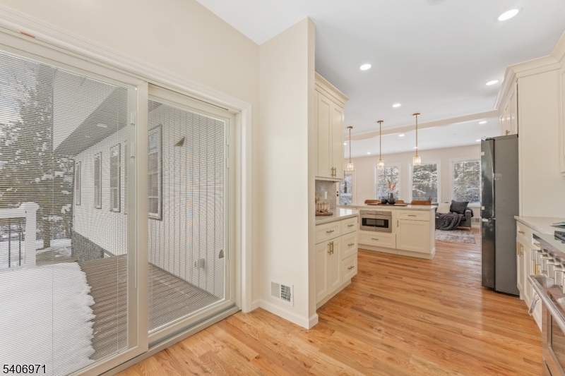 10 Old Rifle Camp Rd