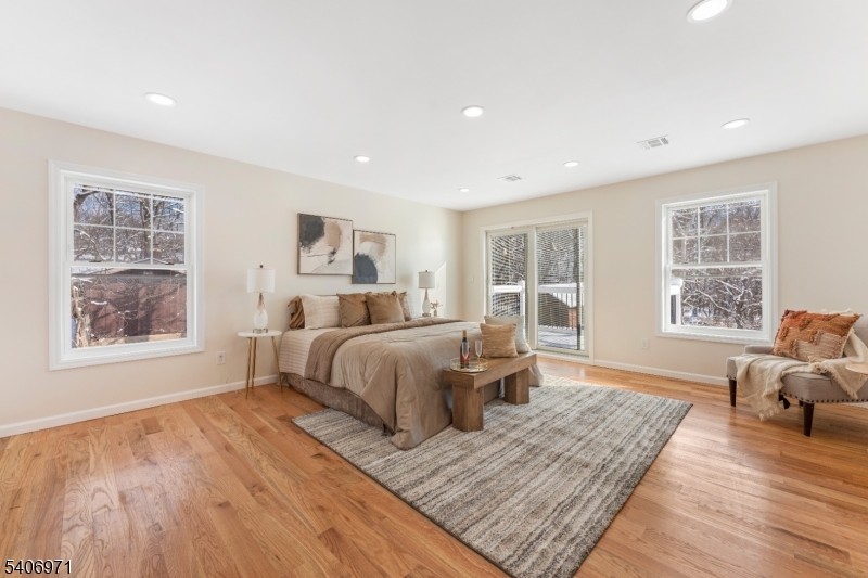 10 Old Rifle Camp Rd