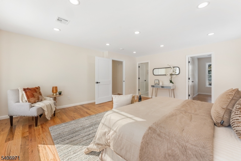 10 Old Rifle Camp Rd