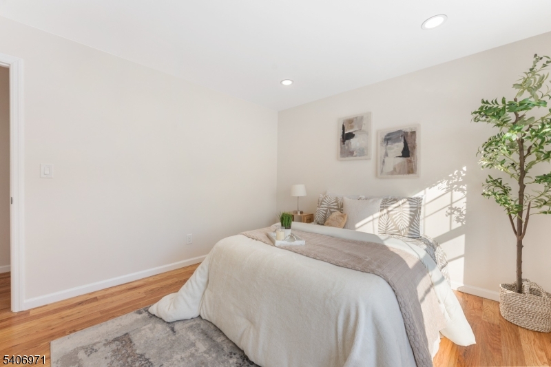 10 Old Rifle Camp Rd