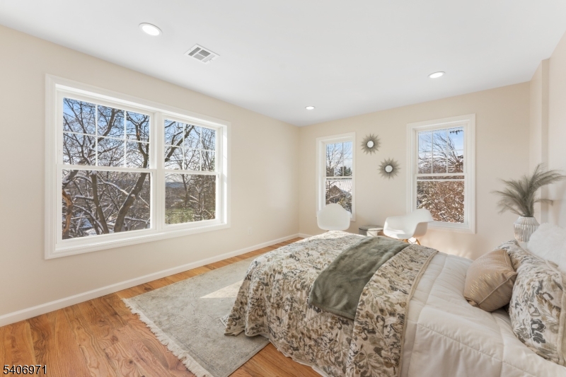 10 Old Rifle Camp Rd