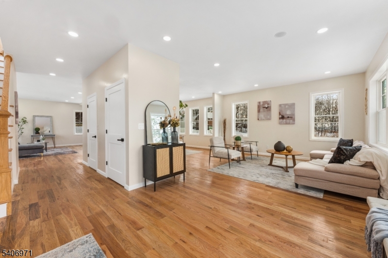 10 Old Rifle Camp Rd