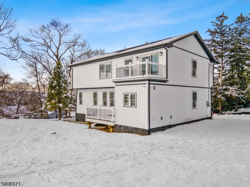 10 Old Rifle Camp Rd