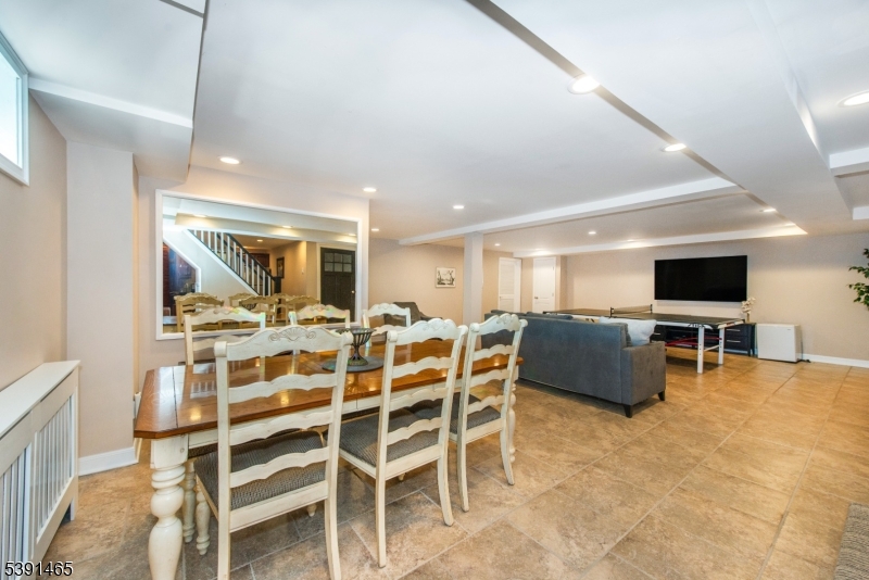 15 Saint Michaels Pl