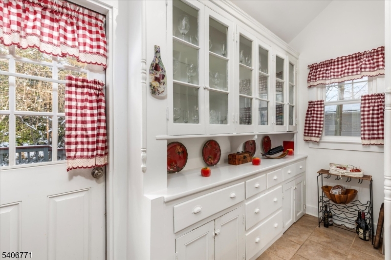 32 N Spring Garden Ave