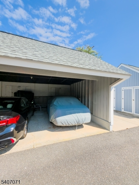 220 Manchester Ln