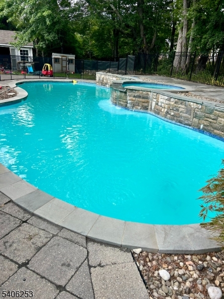 414 Mineral Springs Dr