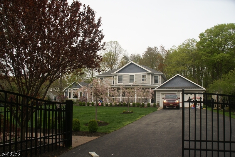 414 Mineral Springs Dr