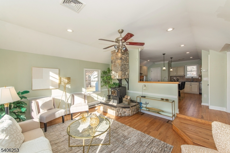 414 Mineral Springs Dr