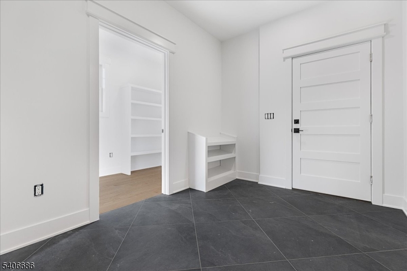 759 Mechlin Corner Rd.